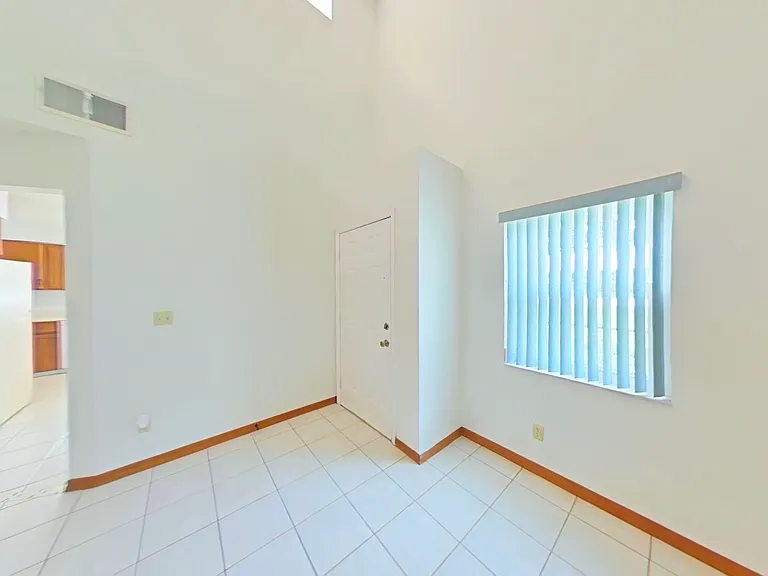 1423 Disston Ave — Photo 7