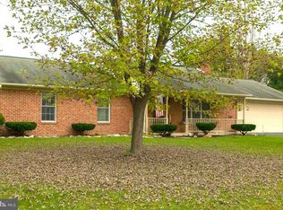 423 Camelot Blvd, Falling Waters, WV 25419