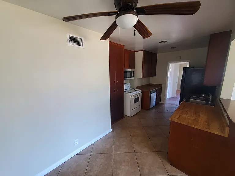 13201 Hazel St — Photo 5