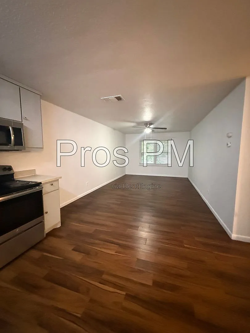 2 bed, 1.0 bath, 750 sqft, $1,095 — Photo 2