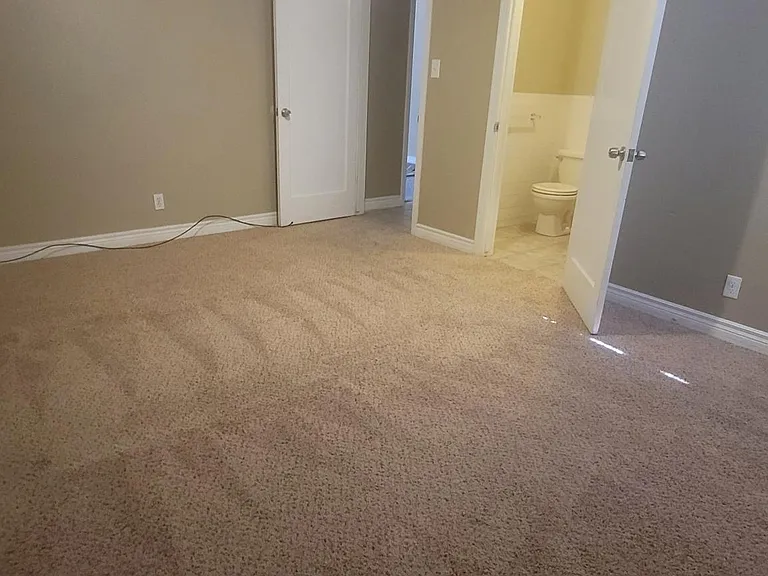 1429 Woodland Dr — Photo 2
