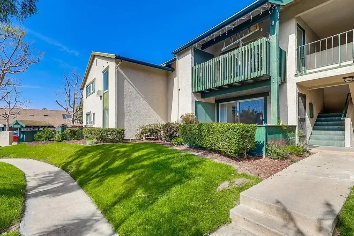 Building Photo - 23236 Orange Ave #5