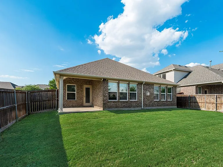 2668 Yacht Club Dr — Photo 29