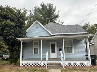 804 N Main St, Saint Elmo, IL 62458