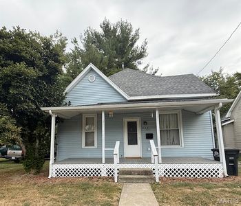 804 N Main St, Saint Elmo, IL, 62458