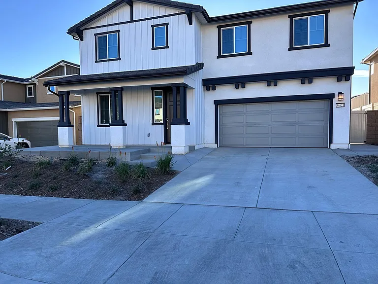 34621 Clementine St — Photo 1