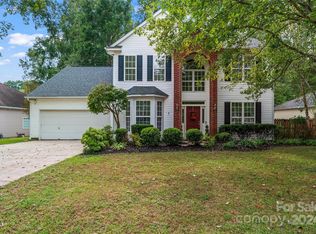 4004 Lannier Falls Ln, Charlotte, NC 28270