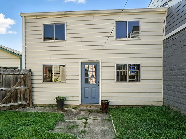 843 Overton St — Photo 37