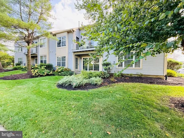 4405A Waterperry Ct #A, Mount Laurel, NJ 08054