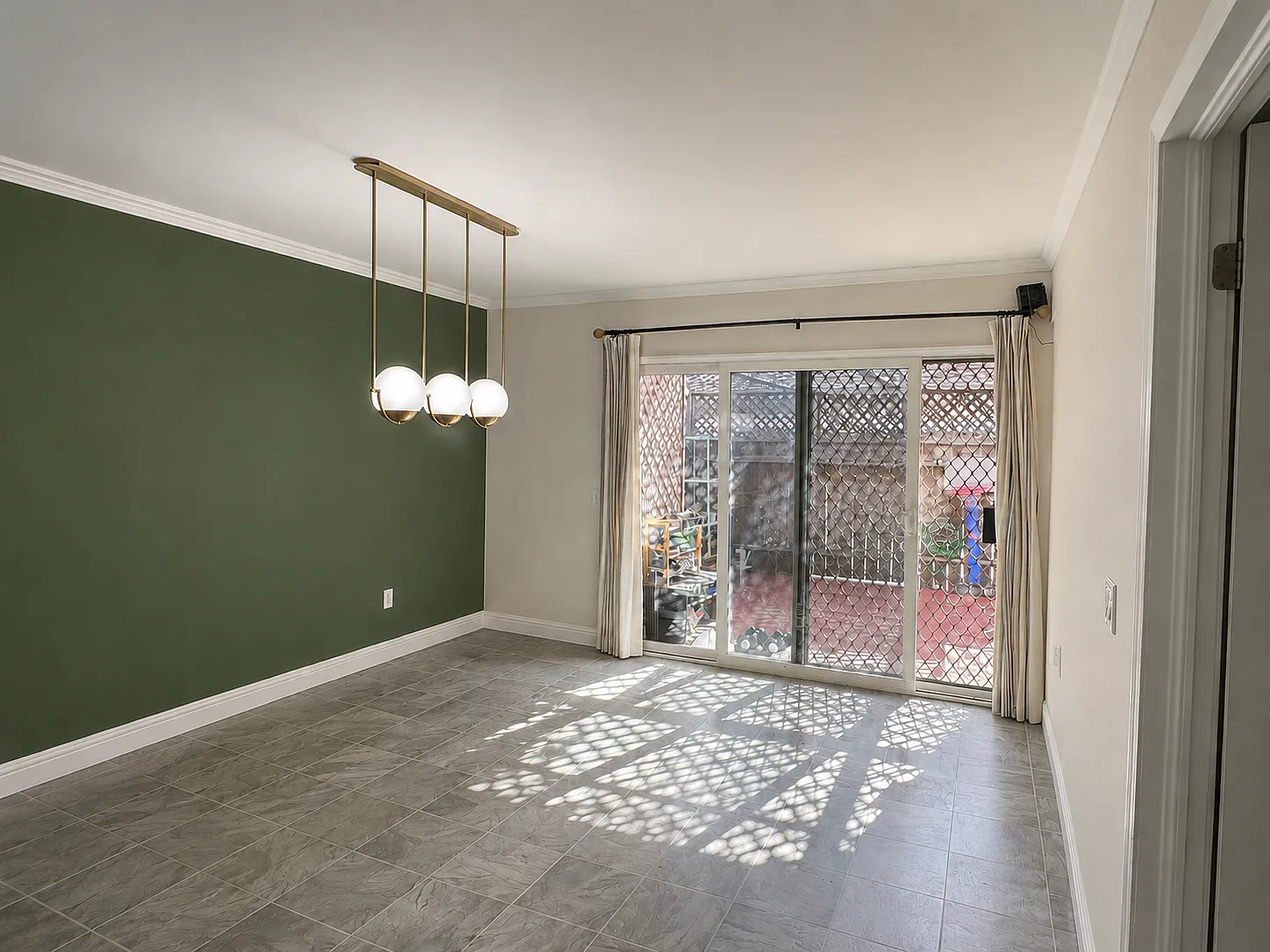 4 bed, 1.5 bath, 1508 sqft, $3,925 — Photo 4