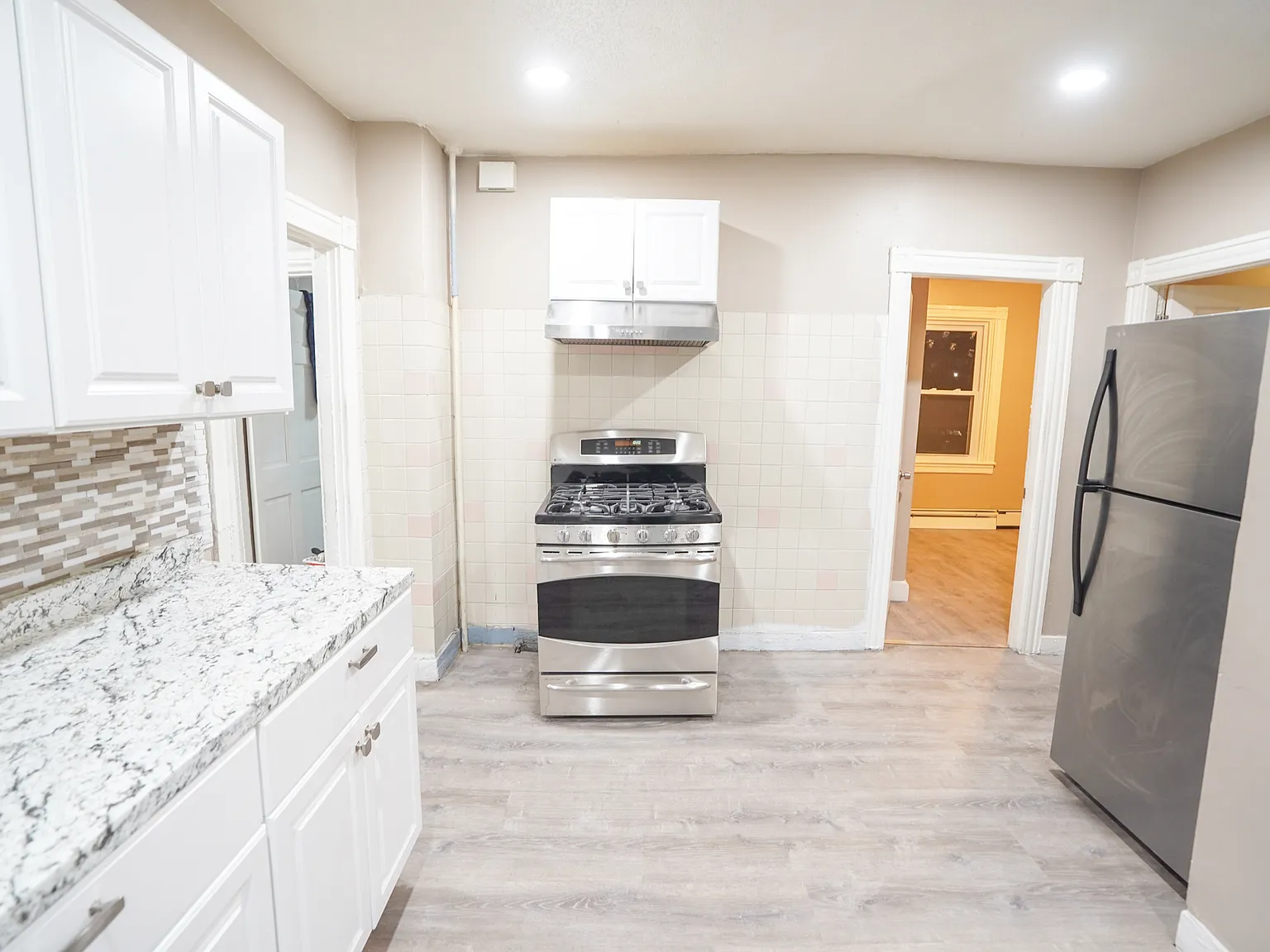 3 bed, 1300 sqft, $2,000 — Photo 3