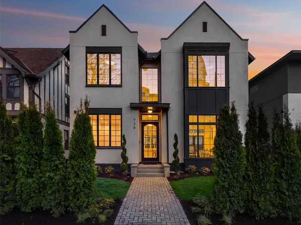 738 22nd Avenue E, Seattle, WA 98112