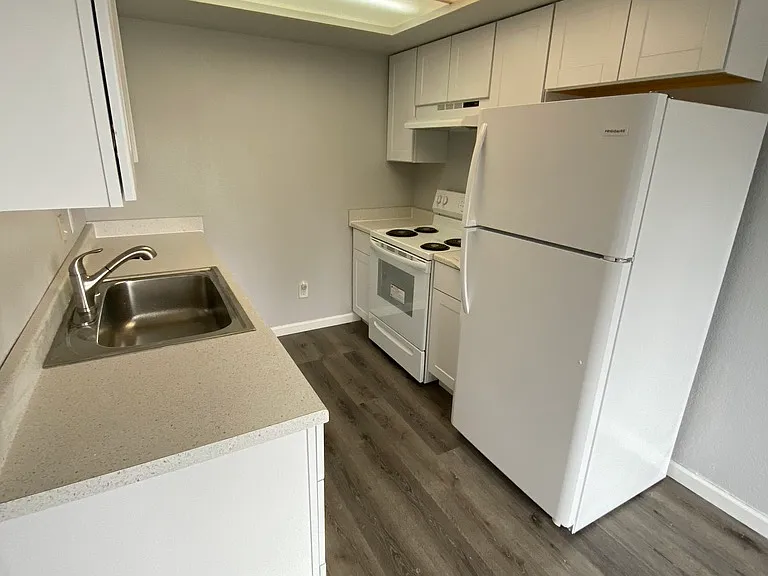 7324 S Wilkeson St #A — Photo 2