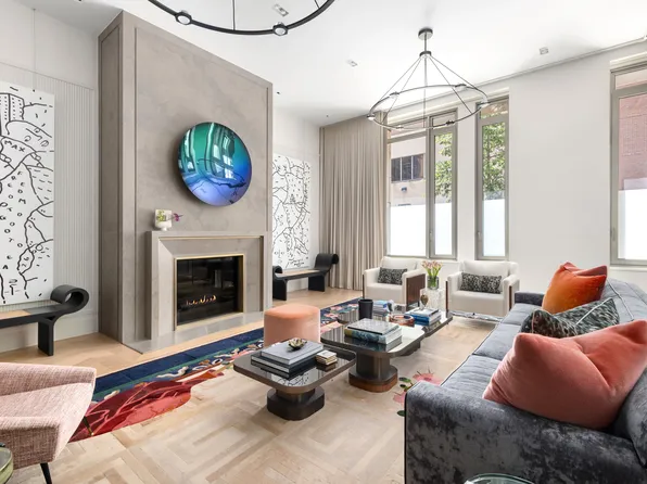 601 Washington Street image 2 of 21