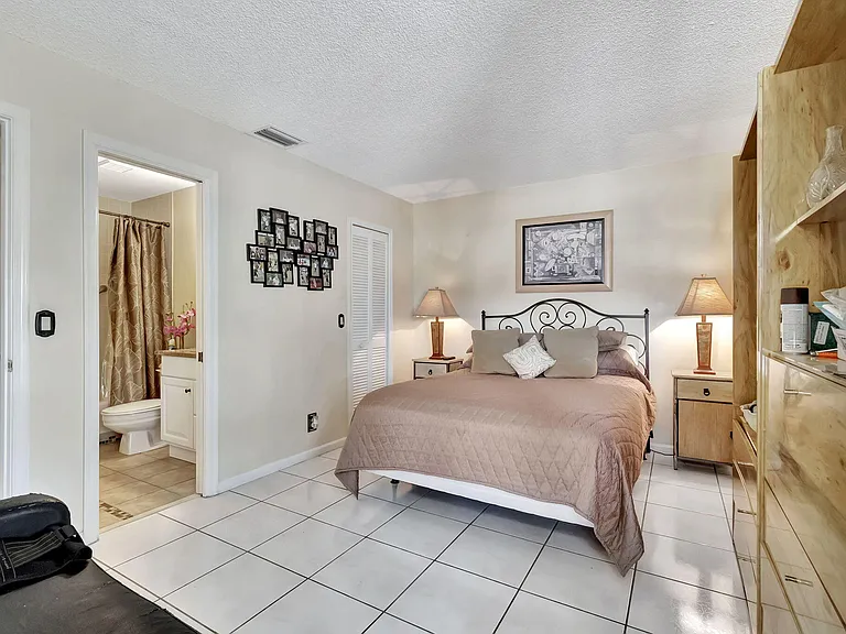 5531 Parkwalk Cir E — Photo 20
