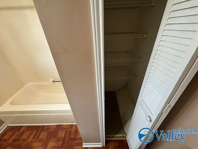 389 Oakland Rd — Photo 22