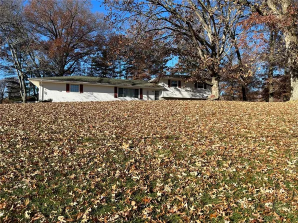 10673 N 330th St, Casey, IL 62420