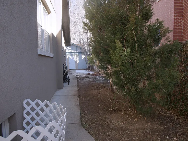1018 S Race St — Photo 33