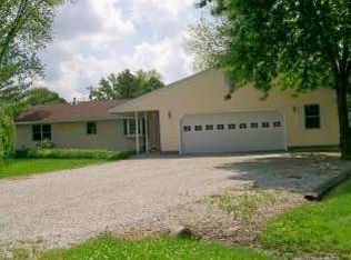 10 W Jackson Ave, Altamont, IL 62411