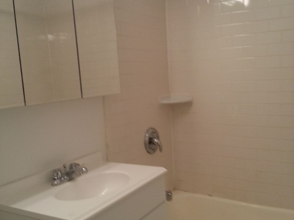 1st image of 9131 Lamont Ave #7D