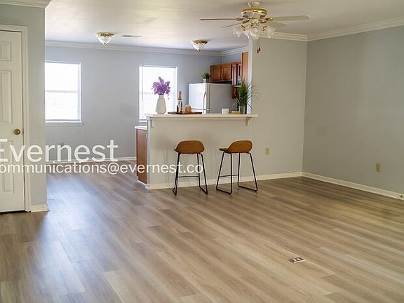 4th image of 4809 Brighton Ln