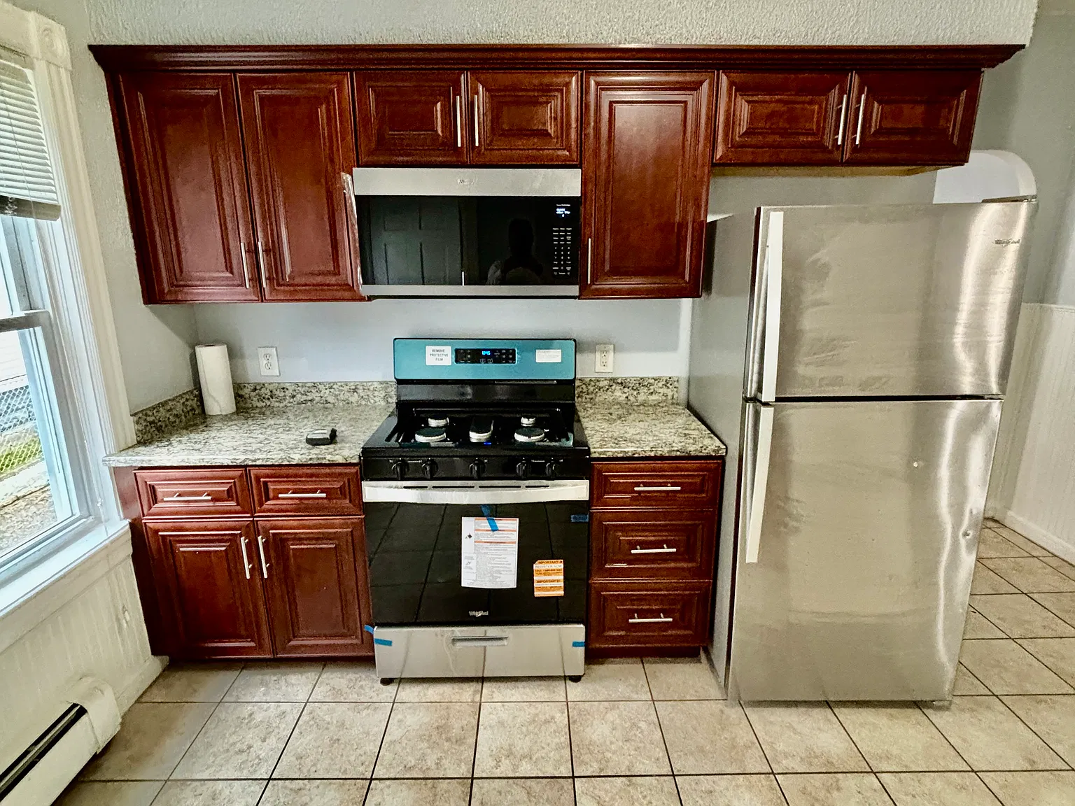 3 bed, 1276 sqft, $2,500 — Photo 3