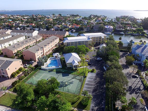 4th image of 1125 Pinellas Bayway #304