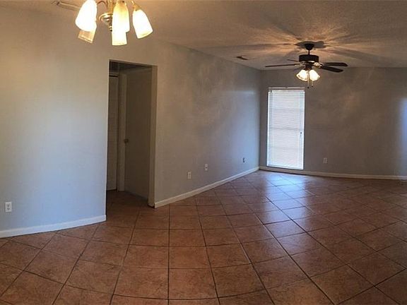 5th image of 11001 Bottlebrush Pl
