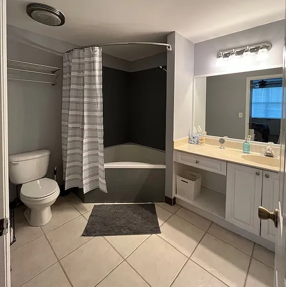 2100 Greenview Shores Blvd #518 — Photo 6