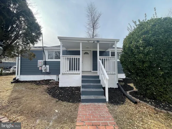 5303 Farragut St, Hyattsville, MD 20781