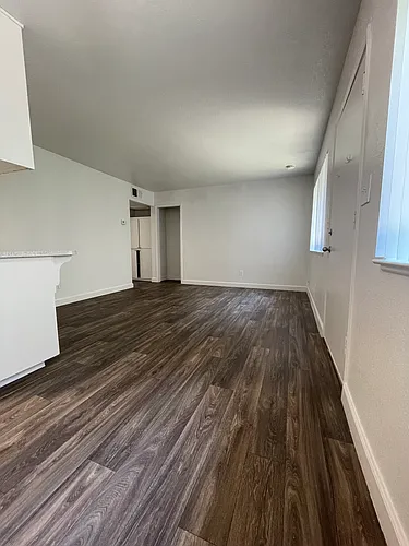 2219 P St #C Photo 1