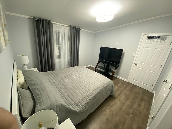 2nd image of 110 Cambridge Cir