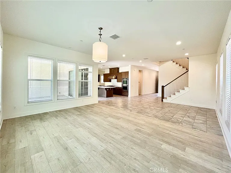 12040 Estrella Pl — Photo 7