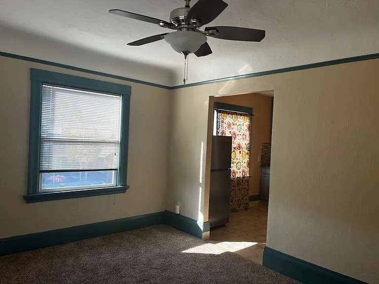 Living space with ceiling fan