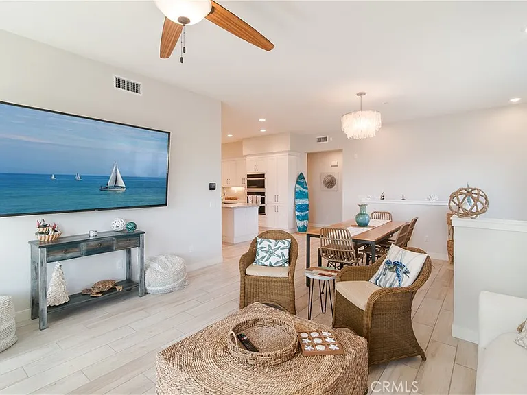 1519 Doheny Way — Photo 1