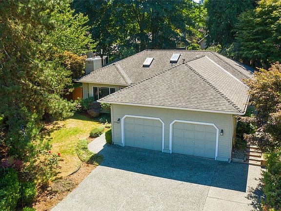 2nd image of 22545 NE 18th St