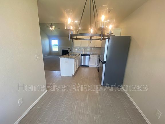3rd image of 2204 N Inglewood St