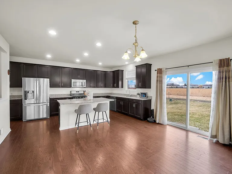 4255 Fraser Cir — Photo 8