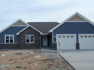 1458 Aviator Ct, De Pere, WI 54115