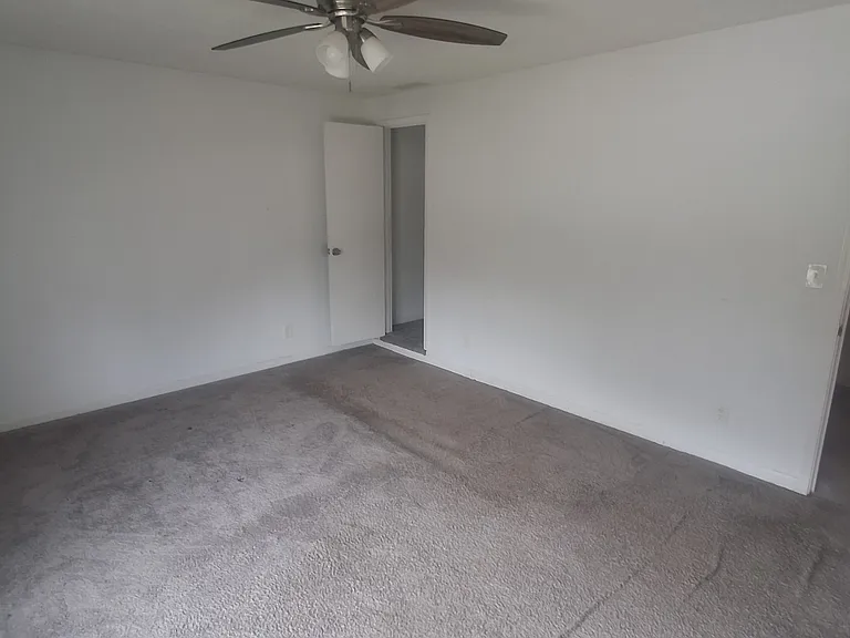 2146 Country Walk Way SE #B — Photo 21