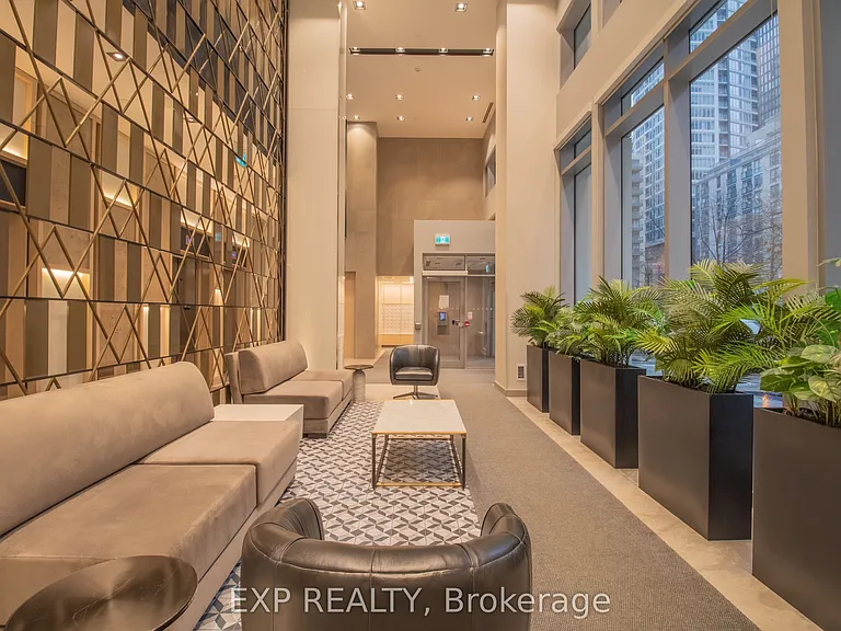77 Mutual St #2210 — Photo 2