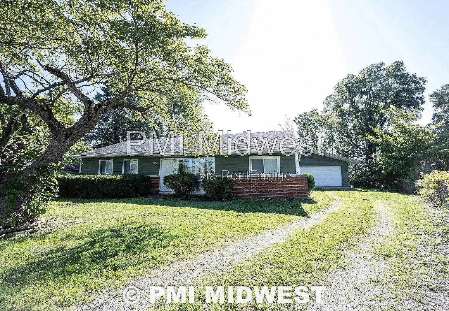 3 bed, 1.0 bath, 1451 sqft, $1,550 — Photo 1