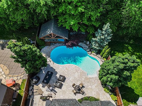 3rd image of 24 Heathcote Ct