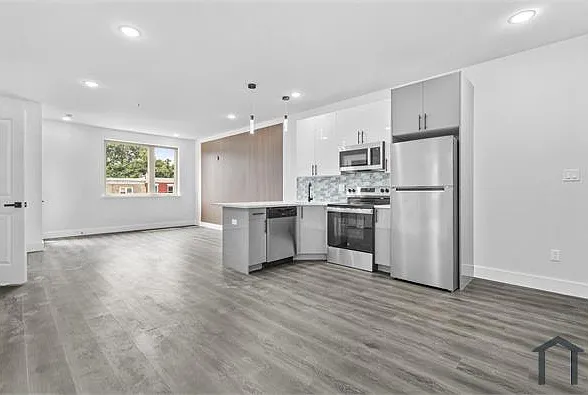 3 bed, $1,700 — Photo 3