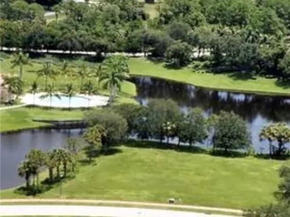 106 SE Via Lago Garda, Port Saint Lucie, FL 34952
