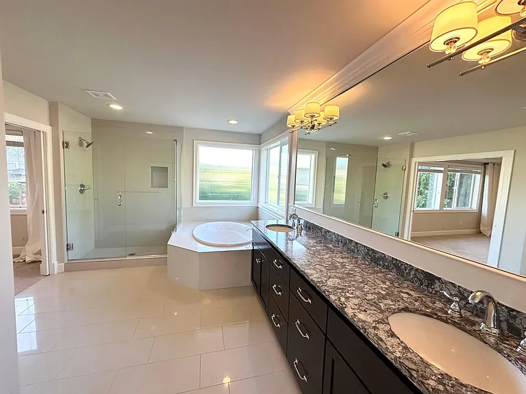 5622 NE 2nd Ct — Photo 13