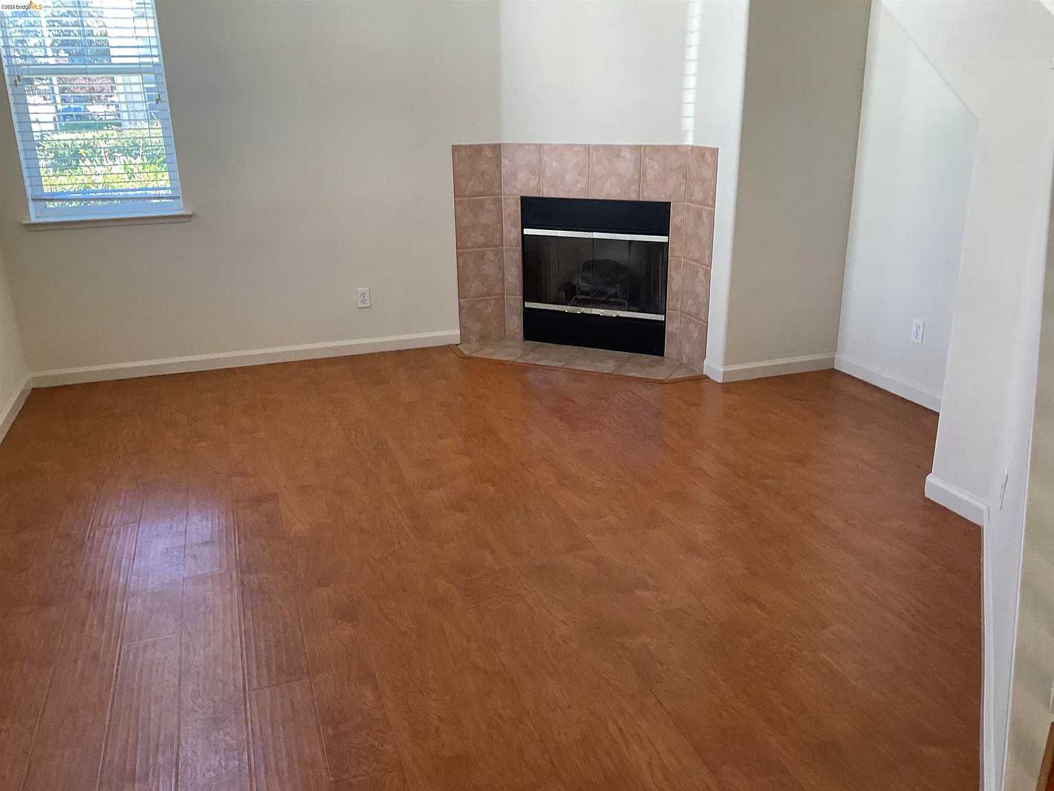 3 bed, 2.5 bath, 1350 sqft, $3,795 — Photo 3