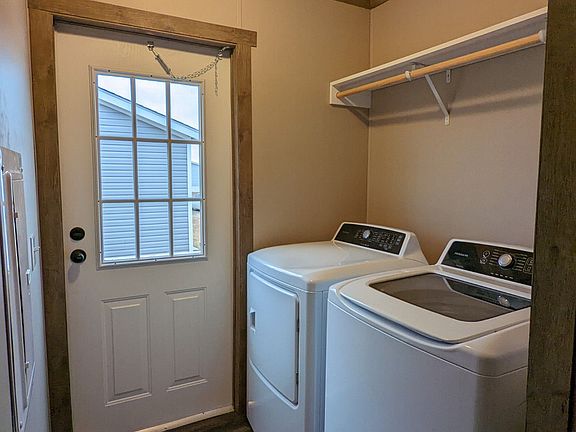5th image of 2101 SW 38th St #3