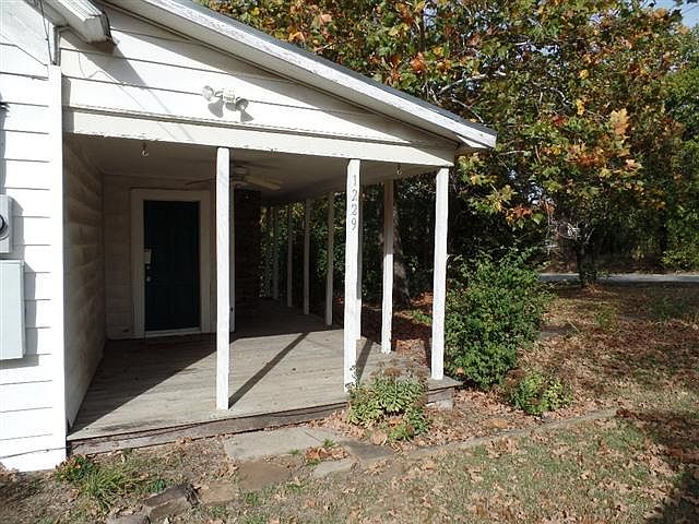 1st image of 1229 N Lewis Ave