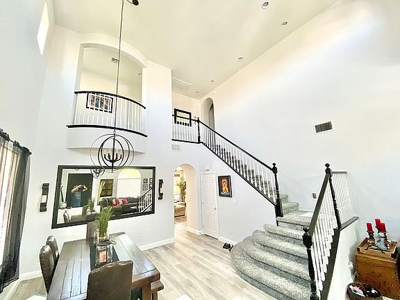 2nd image of 609 El Loro St